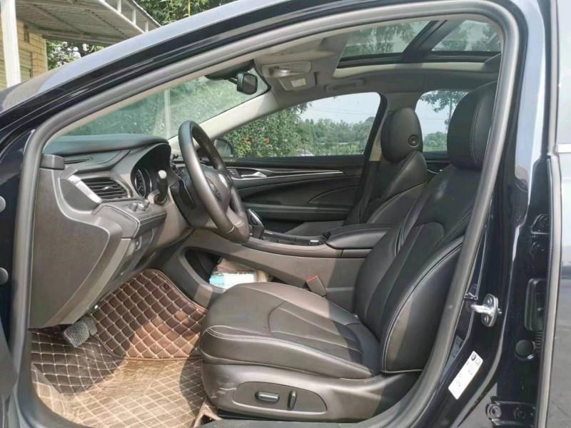 成都21年别克君越5