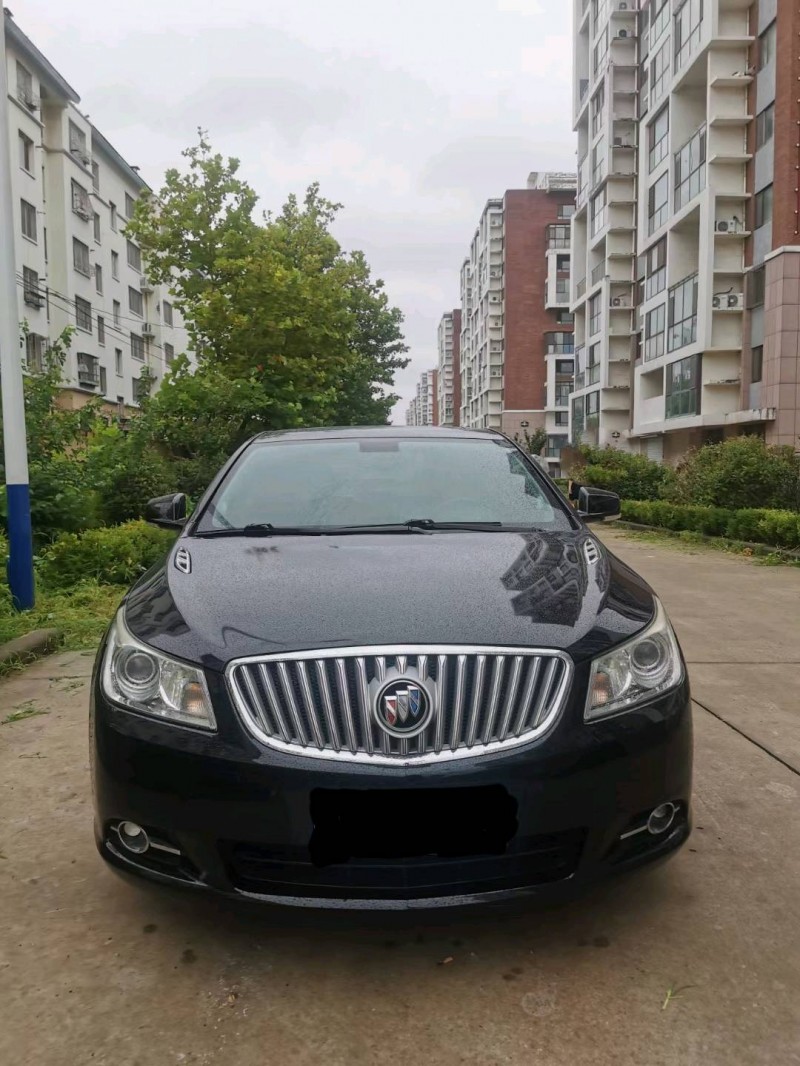 青岛11年别克君越9