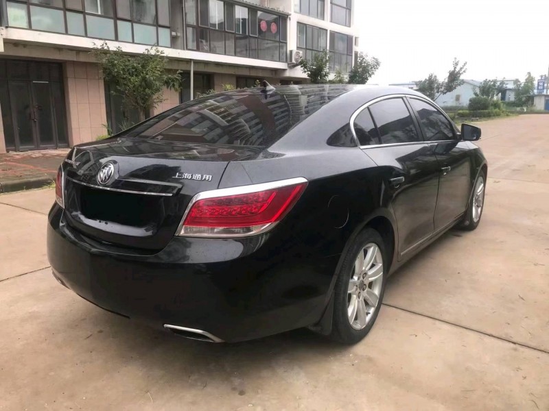 青岛11年别克君越6