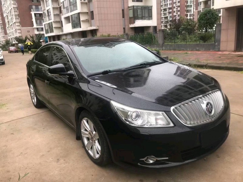 青岛11年别克君越7