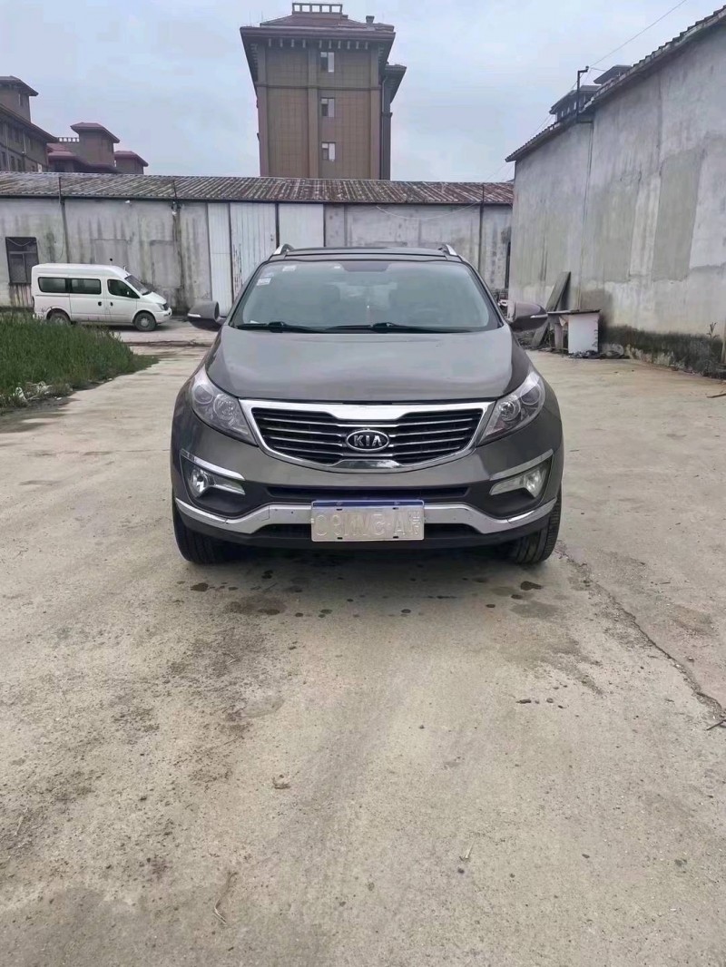 北京14年起亚智跑1