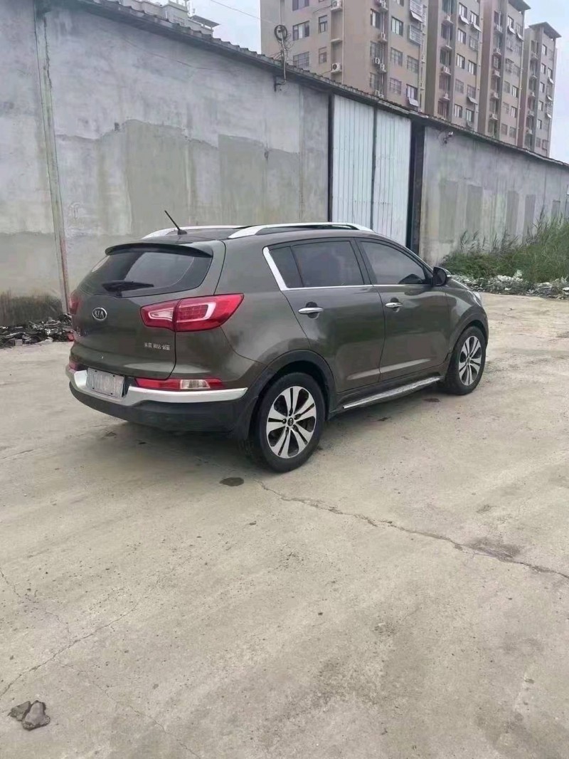 北京14年起亚智跑8