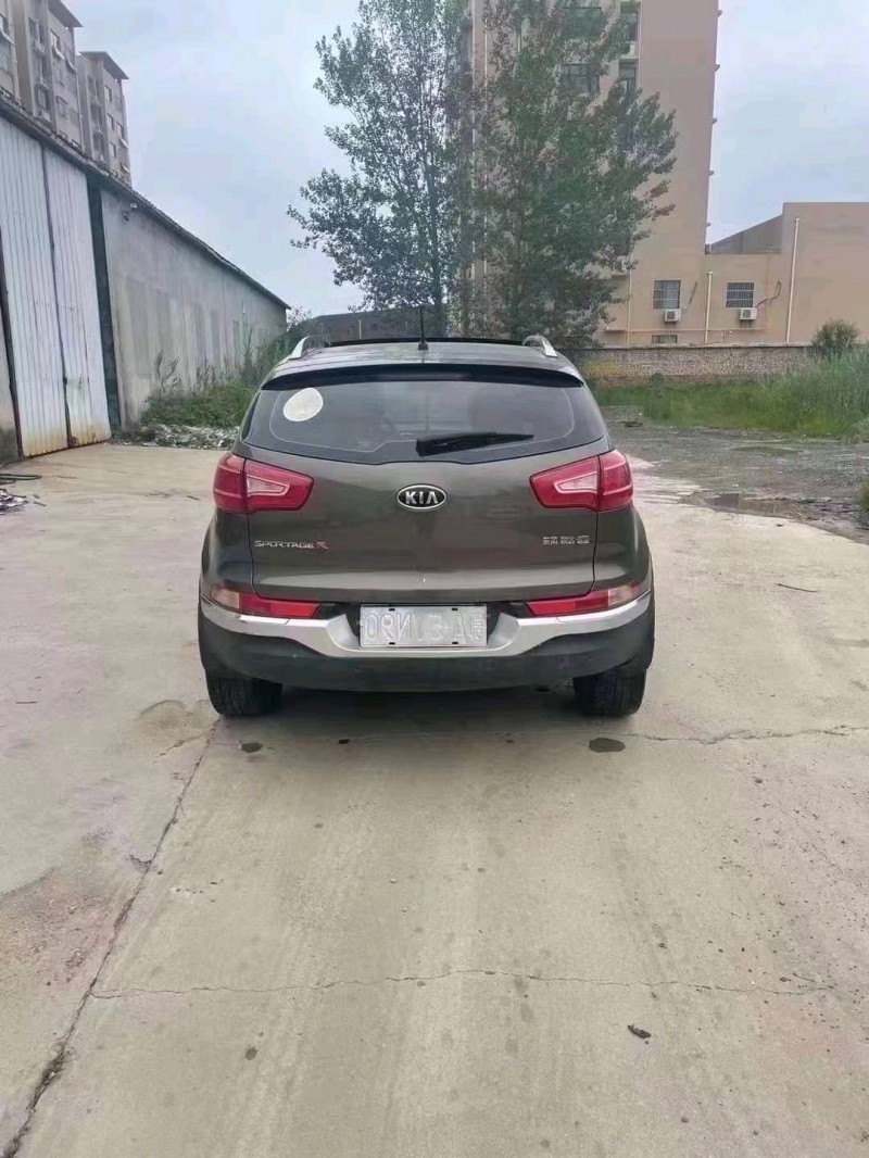 北京14年起亚智跑9