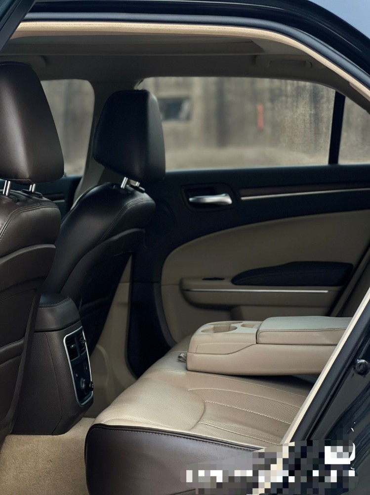 徐州14年克莱斯勒300C9