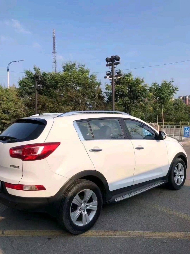 北京13年起亚智跑8