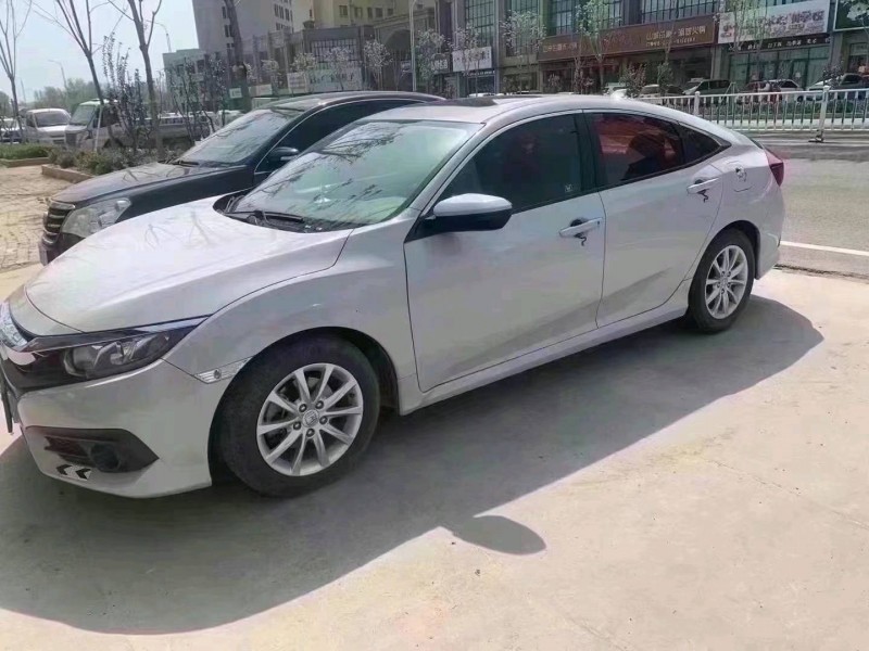 北京17年本田思域8