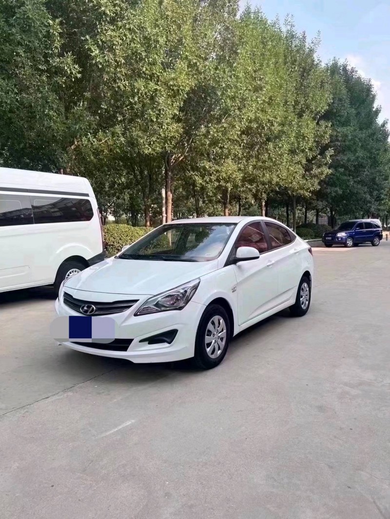 北京16年现代瑞纳2