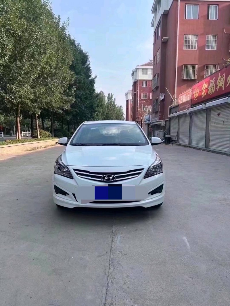 北京16年现代瑞纳1