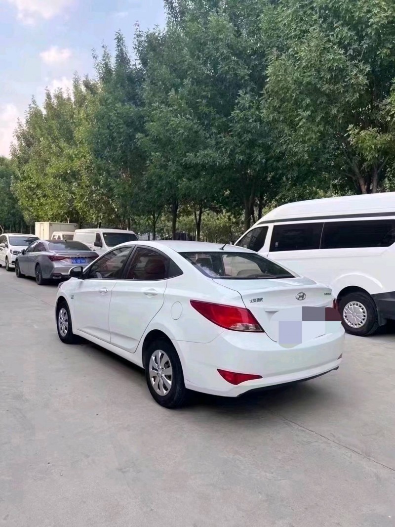 北京16年现代瑞纳4