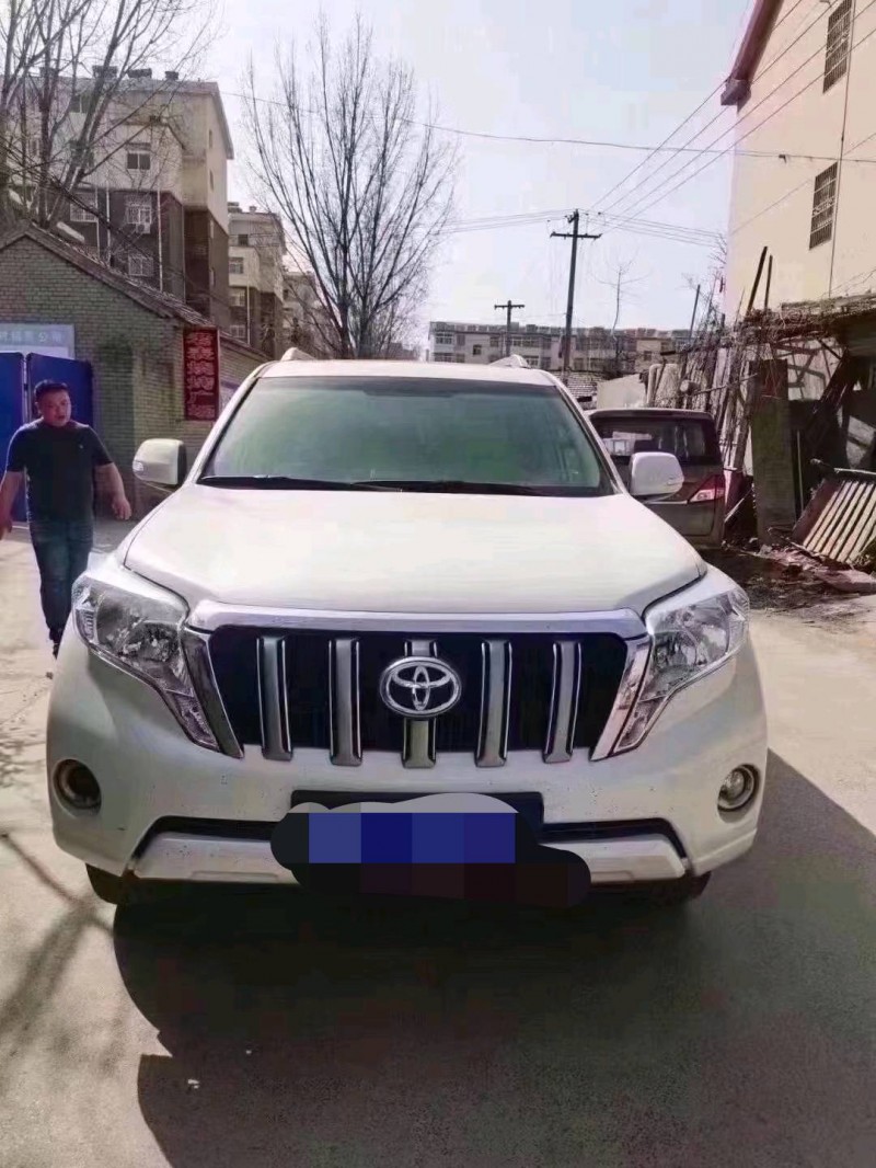 北京17年丰田普拉多1