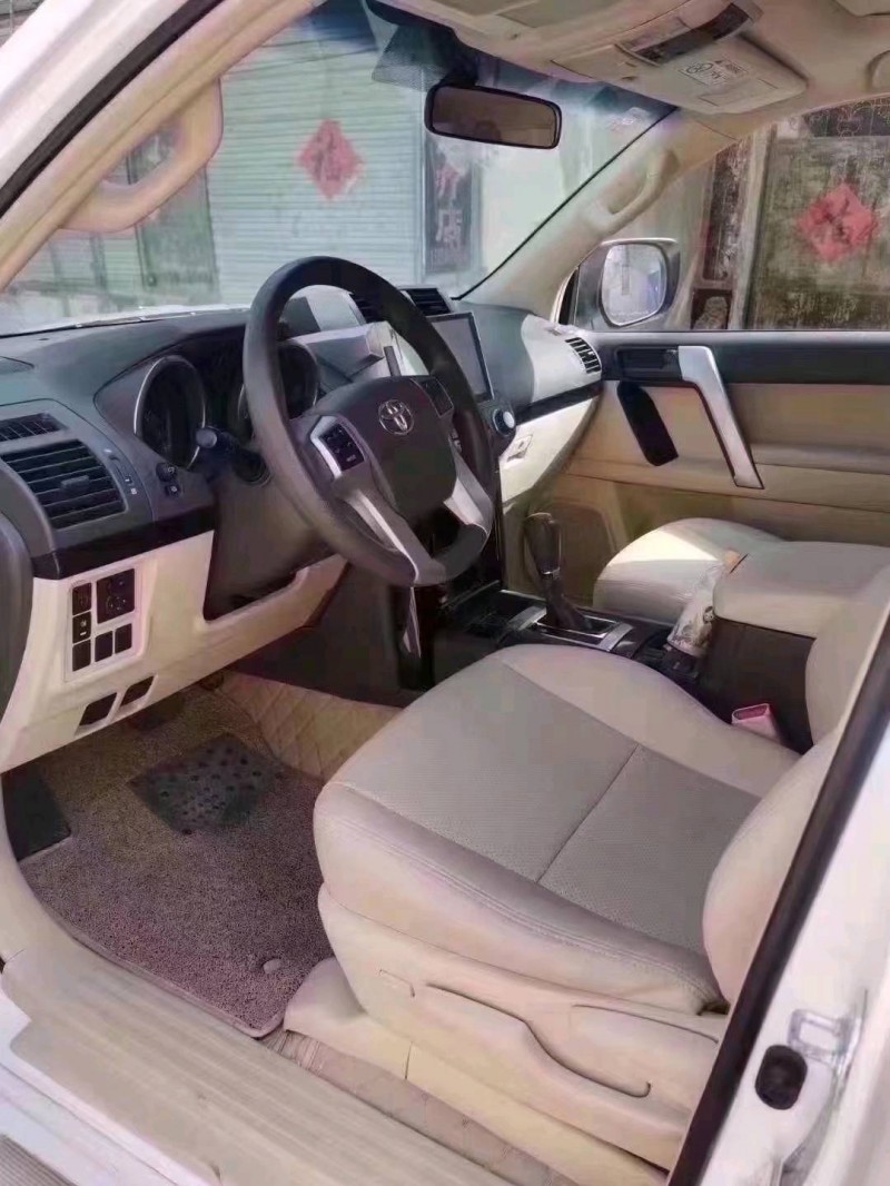 北京17年丰田普拉多5