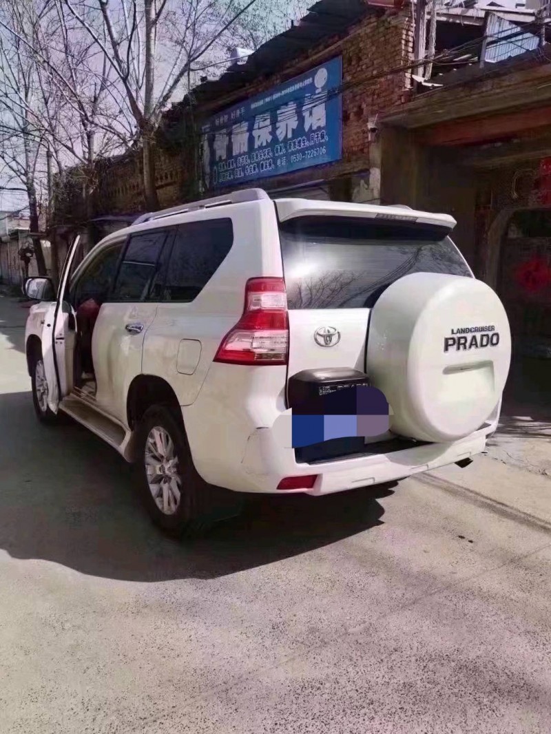 北京17年丰田普拉多8