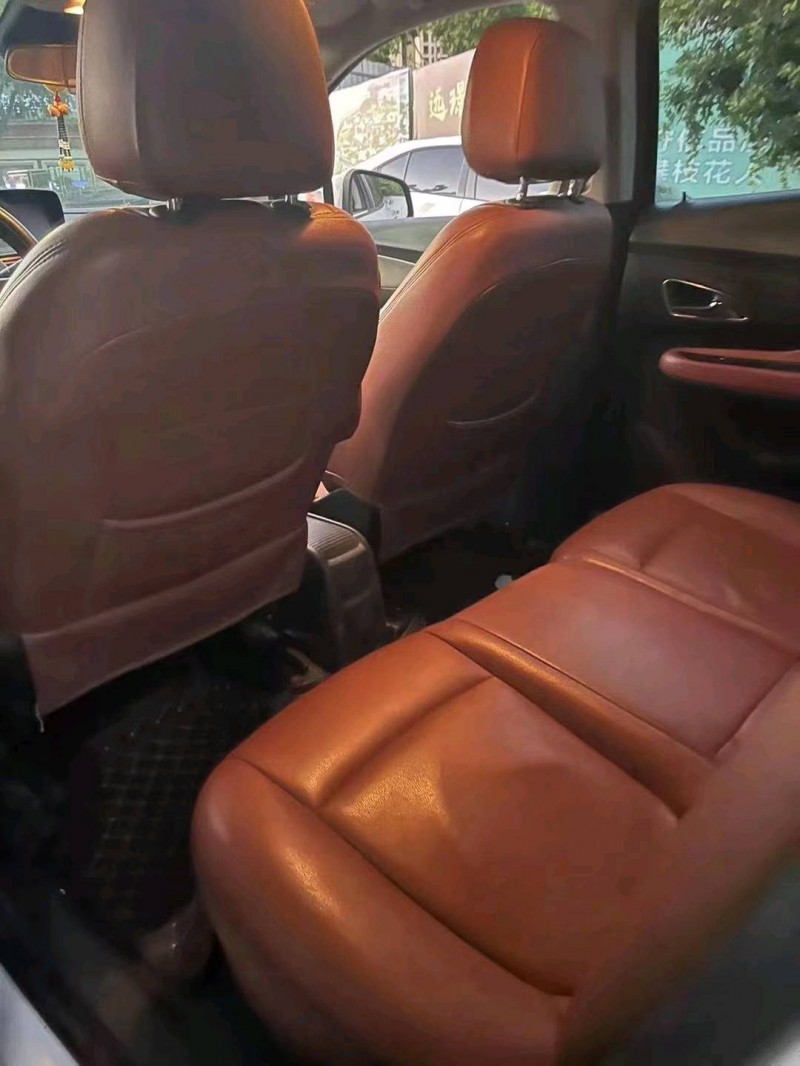 成都14年别克昂科拉8