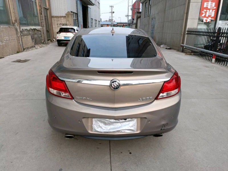 徐州12年别克君威8