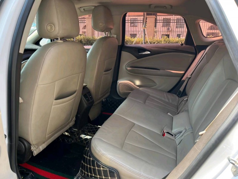 徐州17年别克威朗6