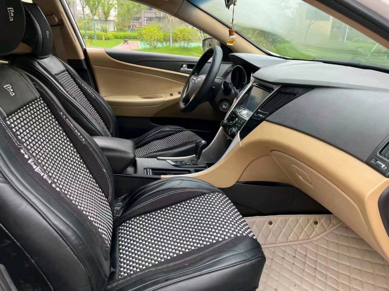 徐州13年现代索纳塔八4