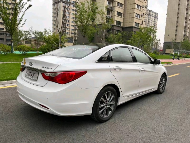 徐州13年现代索纳塔八2