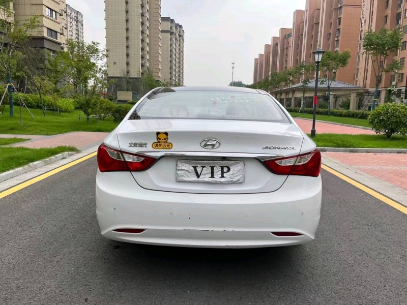 徐州13年现代索纳塔八1