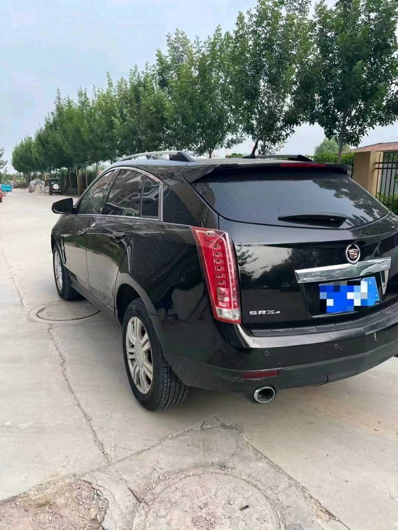 东营10年凯迪拉克SRX7