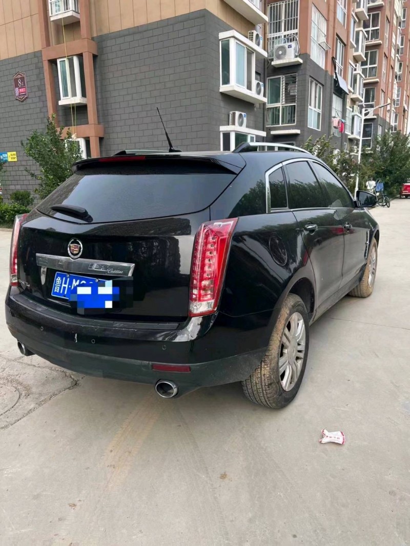 东营10年凯迪拉克SRX8