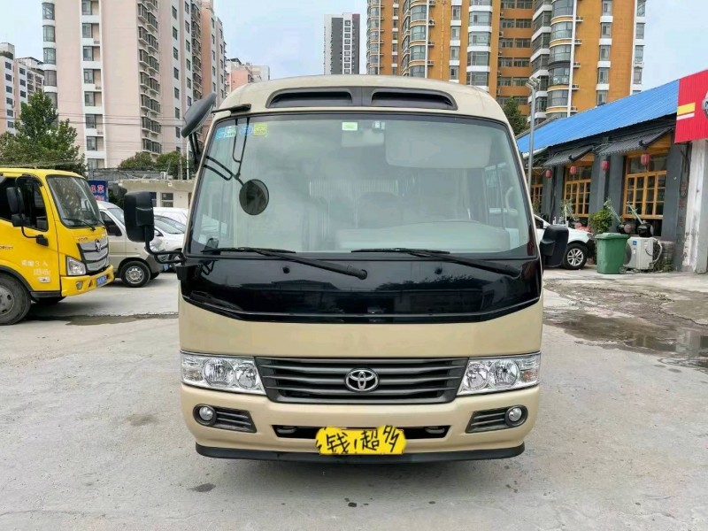 北京16年丰田考斯特1