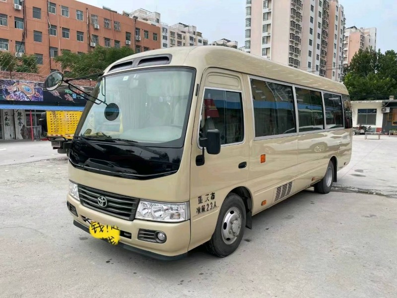 北京16年丰田考斯特2