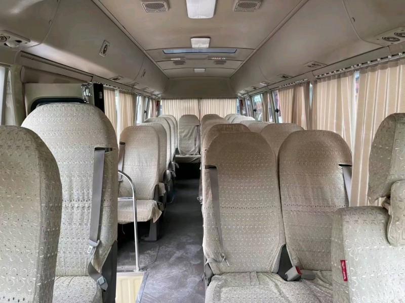 北京16年丰田考斯特5