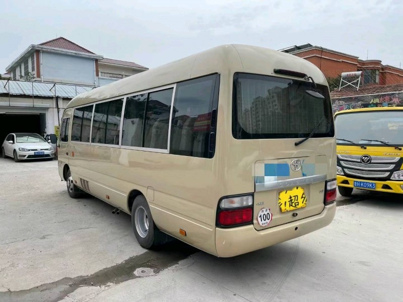 北京16年丰田考斯特7