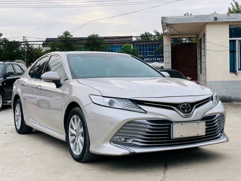 徐州18年丰田凯美瑞3