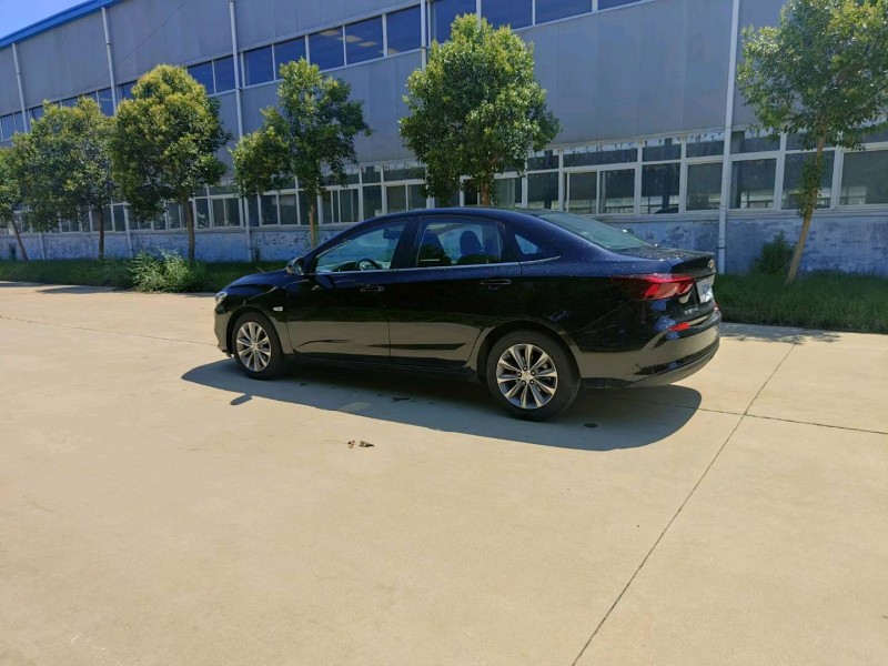 北京22年雪佛兰科鲁泽8