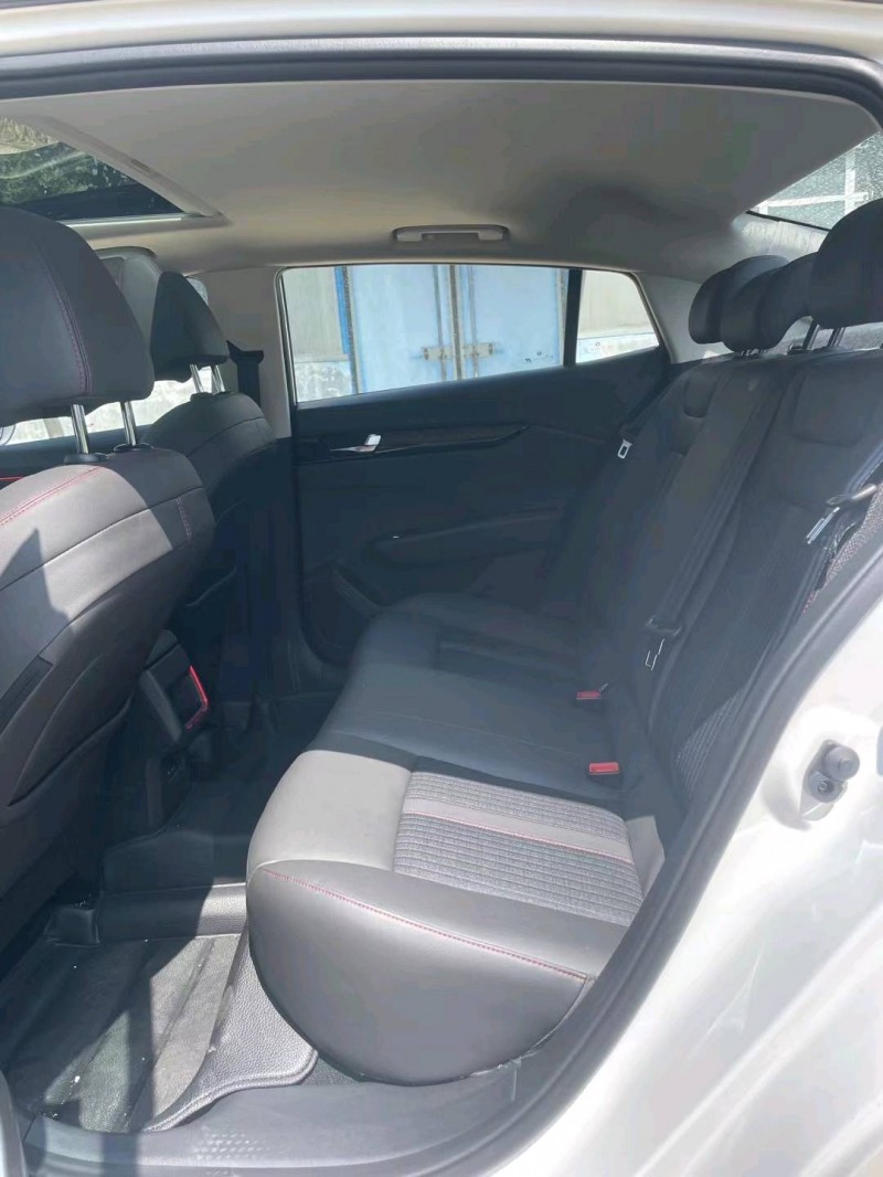 北京22年东风奕炫6