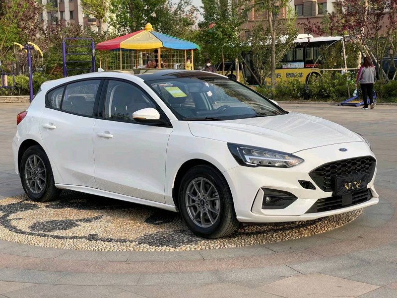 青岛21年福特福克斯7