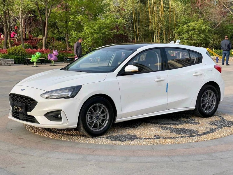 青岛21年福特福克斯8