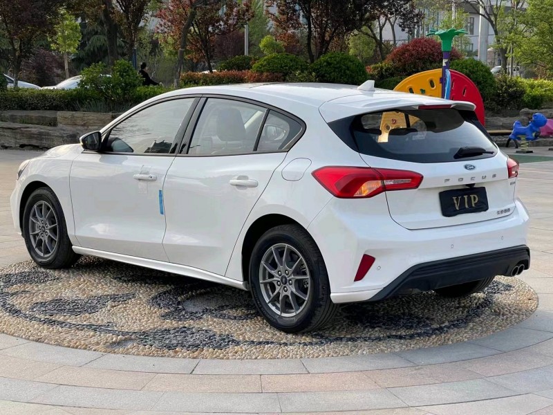 青岛21年福特福克斯2