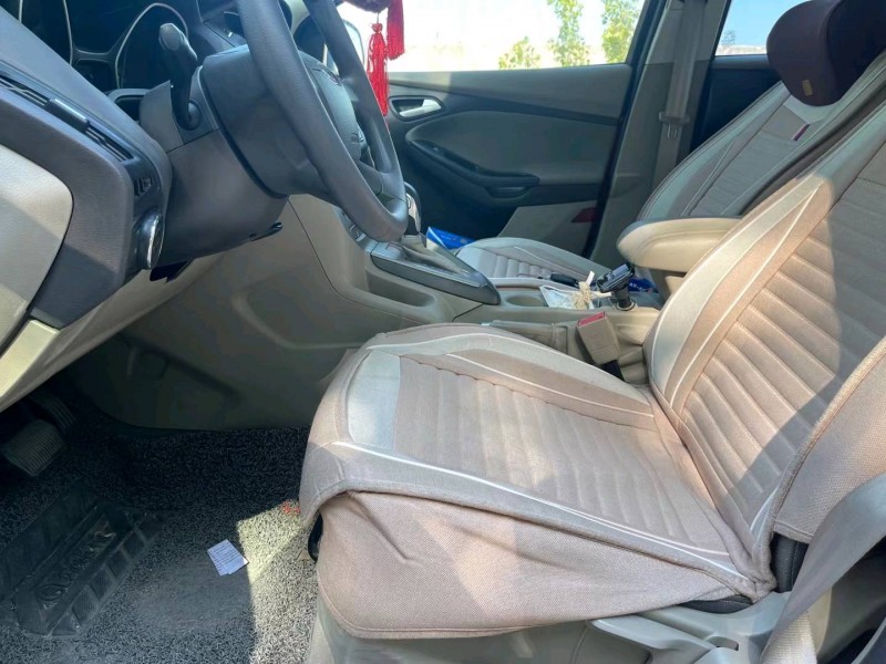 青岛14年福特福克斯6