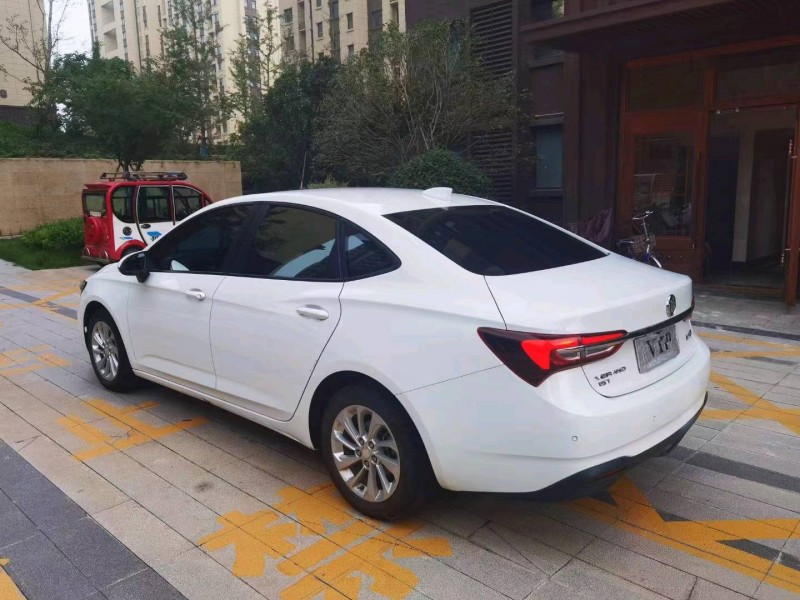 枣庄21年别克威朗4