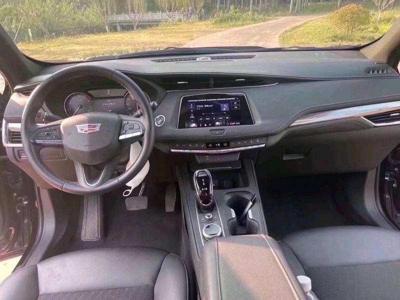 枣庄20年凯迪拉克XT44