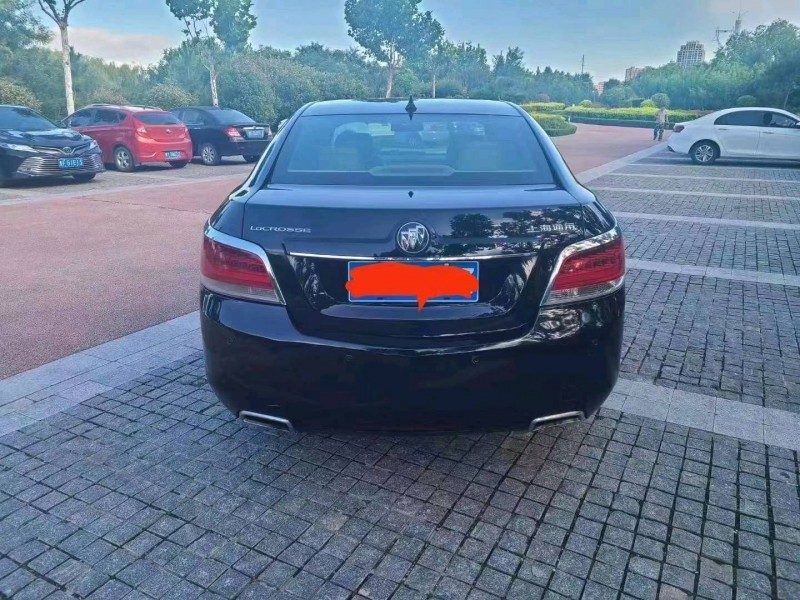 东营11年别克君越3