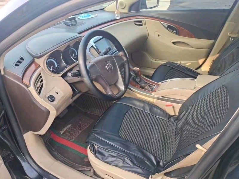 东营11年别克君越4