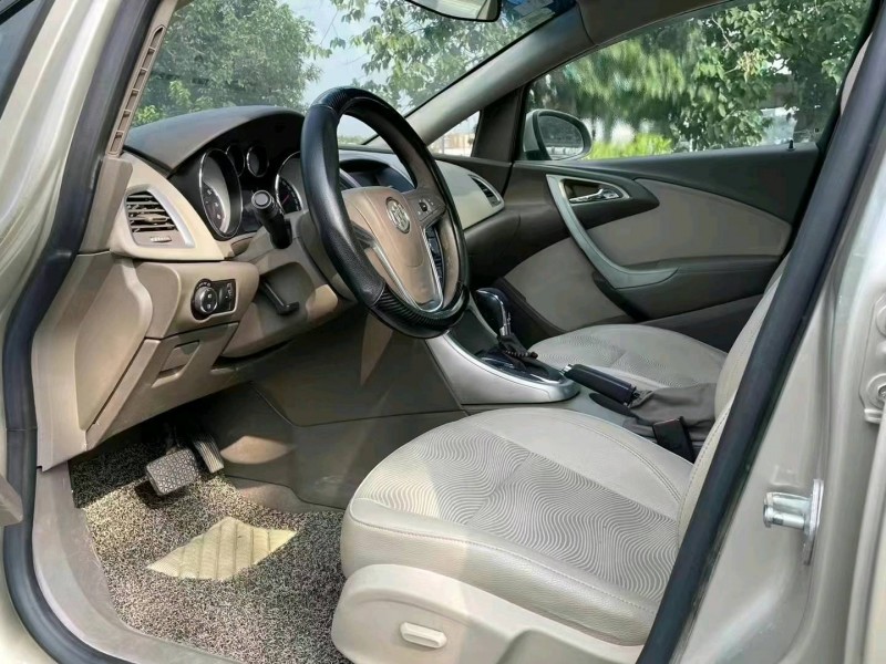 广州13年别克英朗6