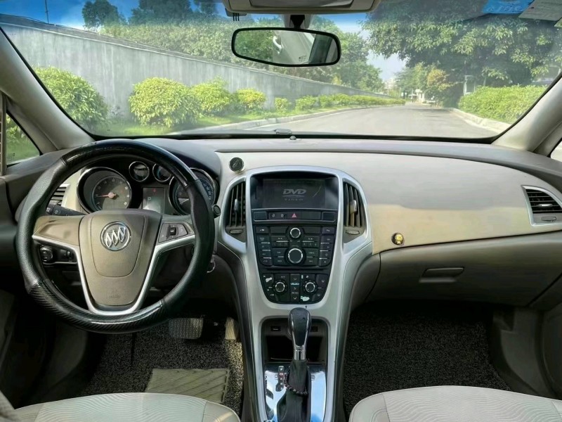 广州13年别克英朗9