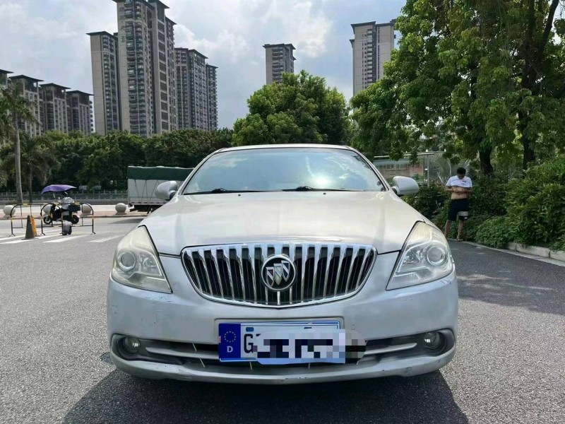 广州15年别克凯越1