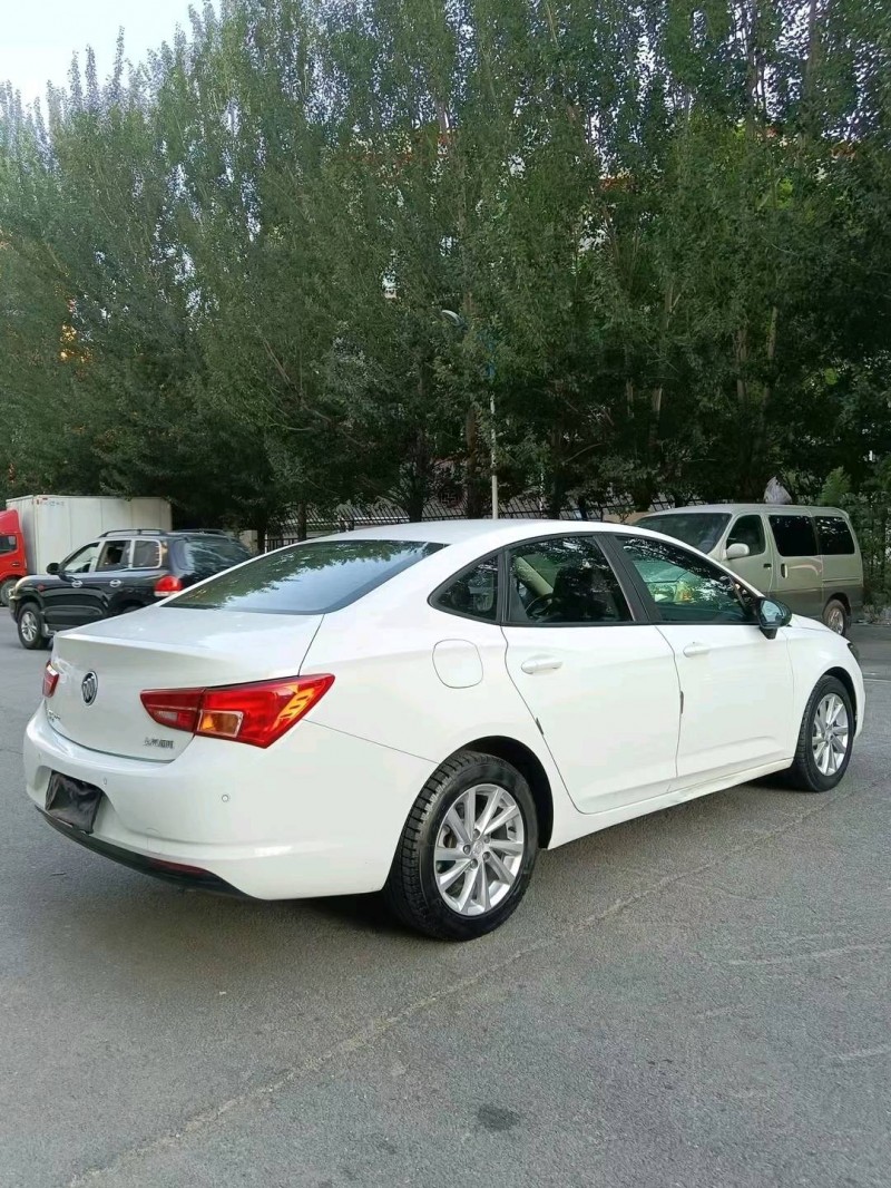 沈阳19年别克威朗4