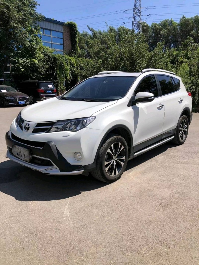 沈阳15年丰田RAV42