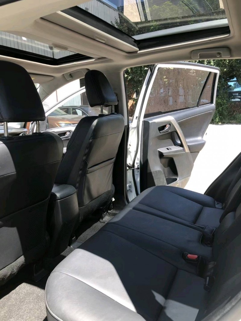 沈阳15年丰田RAV48