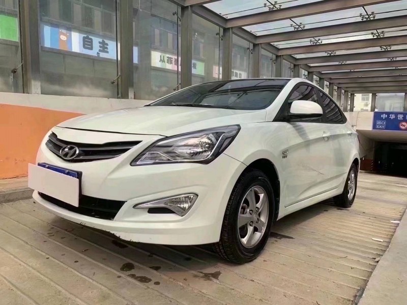 北京17年现代瑞纳1