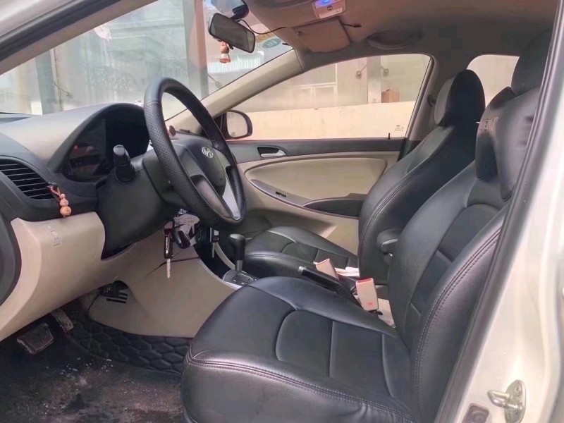 北京17年现代瑞纳4