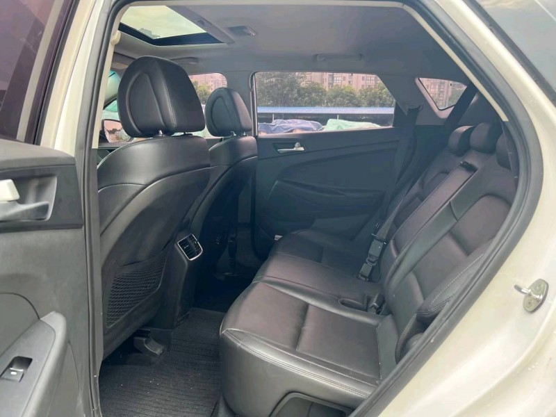 盐城17年现代途胜5