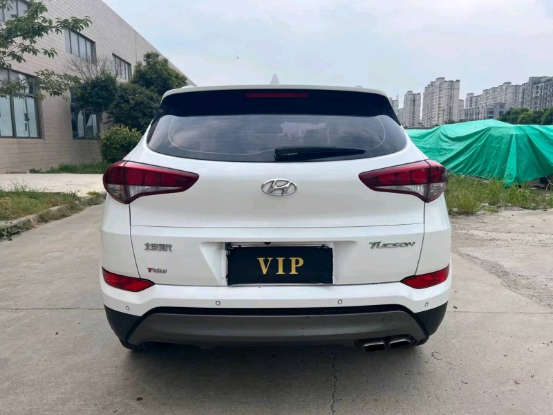 盐城17年现代途胜9