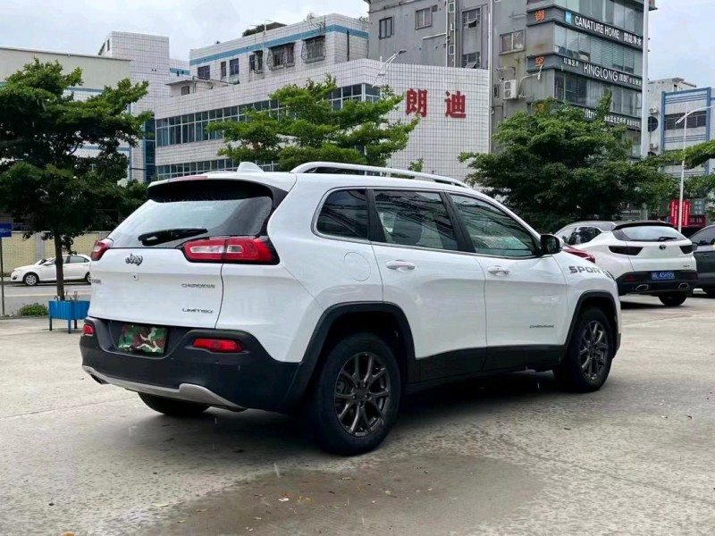 東莞21年Jeep自由光8